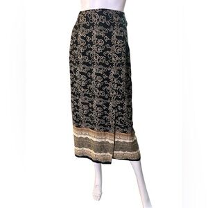 Vintage 90s Express
Compagnie Women's
High Slit Floral Wrap Skirt
Size Small